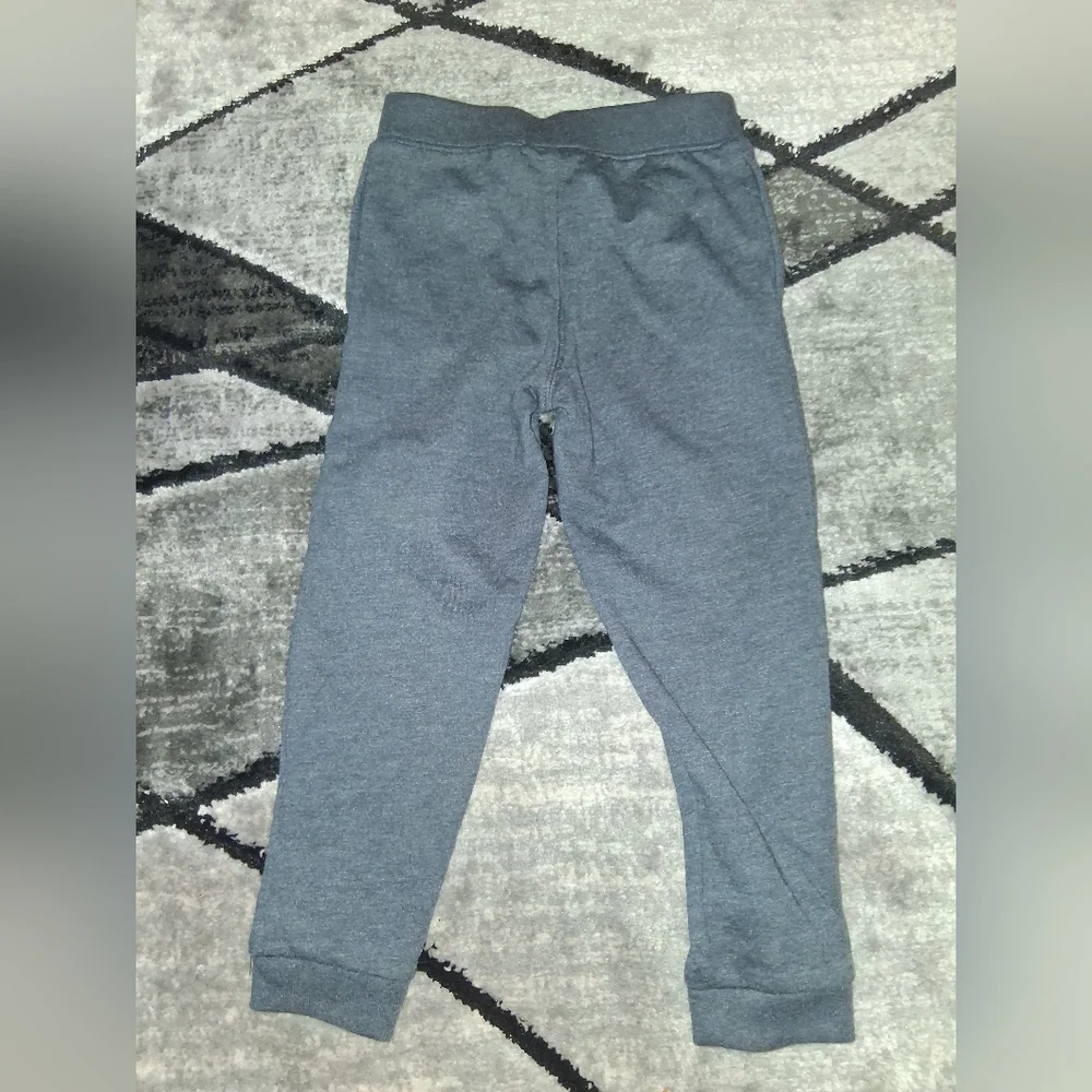 EUC Children's Place Size 5T Black Kids Fleece Jogger Pants!!